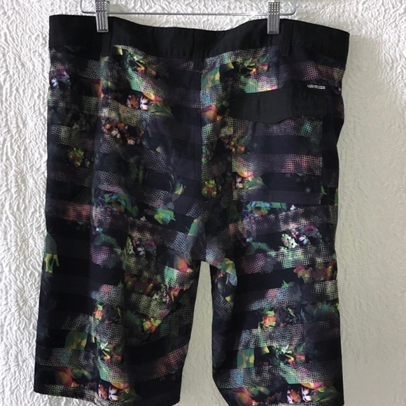 Vans Beflor Vanphibian Men's Printed Shorts - Picture 3 of 8